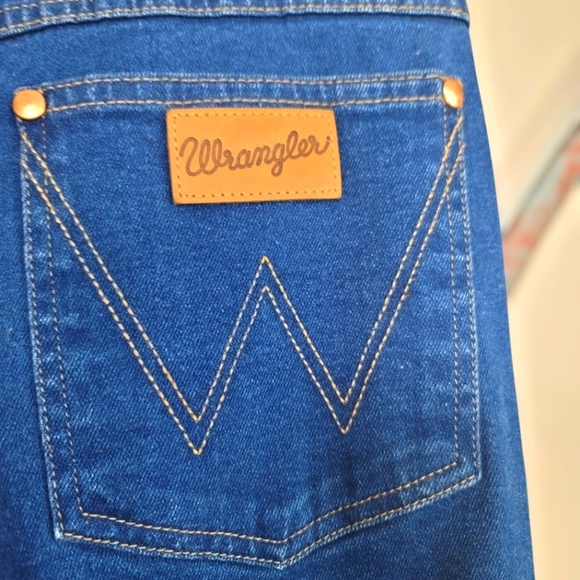 Wrangler Women Deysi Roll Prototype Straight Leg, Venice Blue, Size 28 - Picture 6 of 6